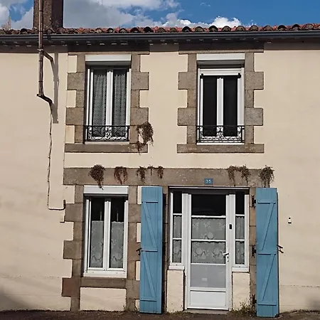 Maison De Bourg Spacieuse Avec Terrasse ゲストハウス Palluau