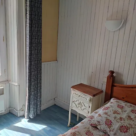 ゲストハウス Maison De Bourg Spacieuse Avec Terrasse Palluau